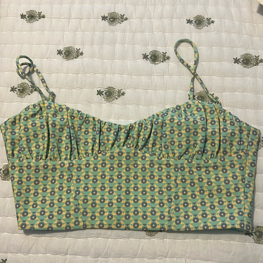 zara size small crop top with eyelet close